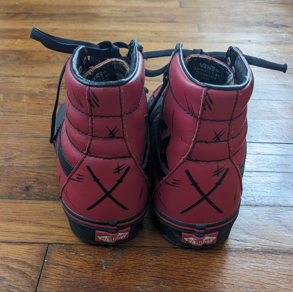Vans Sk8-Hi X Marvel DEADPOOL Red Black Sneakers Size Men's 7 - Woman 8.5 - Picture 10 of 14